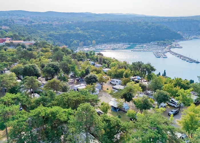 Οργανωμένο κάμπινγκ Glamping Sistiani *